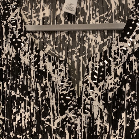 Catherine’s Blouse - Picture 4 of 8